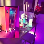 Apartment Luxe Sauna Romantique: Biscarosse Getaway Biscarrosse