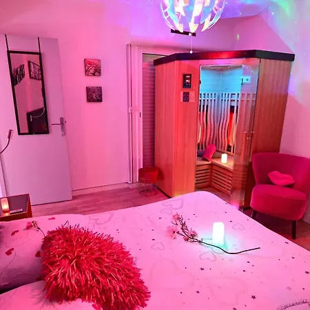 Appartement Et Sauna Privatif à Biscarosse Pour Nuit Romantique Balnéothérapie Et Sauna Accessible Toute L Année Dans L Petit Dejeuner Et Repas En Option Reglement Sur Place