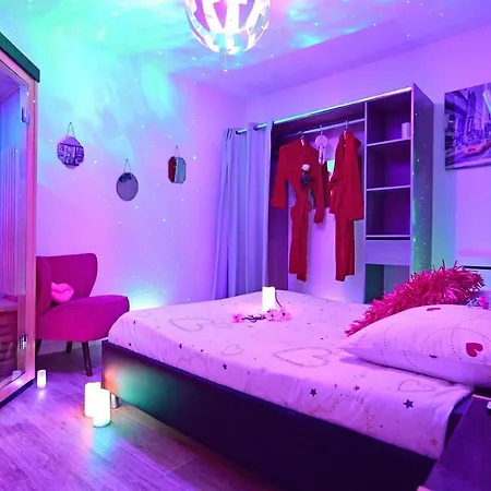 Et Sauna Privatif à Biscarosse Pour Nuit Romantique Balnéothérapie Et Sauna Accessible Toute L Année Dans L Petit Dejeuner Et Repas En Option Reglement Sur Place Appartement *